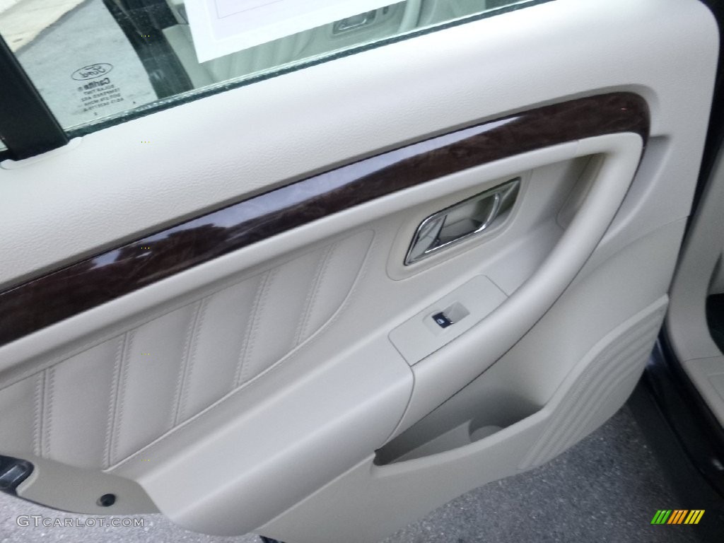 2015 Taurus Limited - Tuxedo Black Metallic / Dune photo #19
