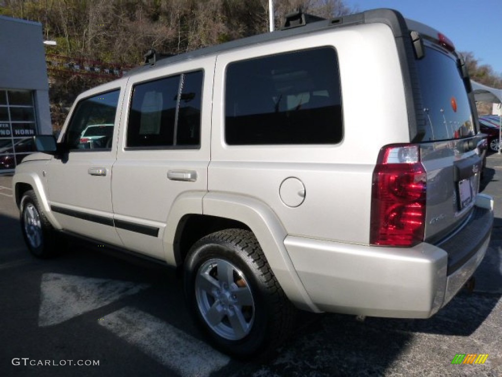 2008 Commander Sport 4x4 - Mineral Gray Metallic / Dark Slate Gray photo #3