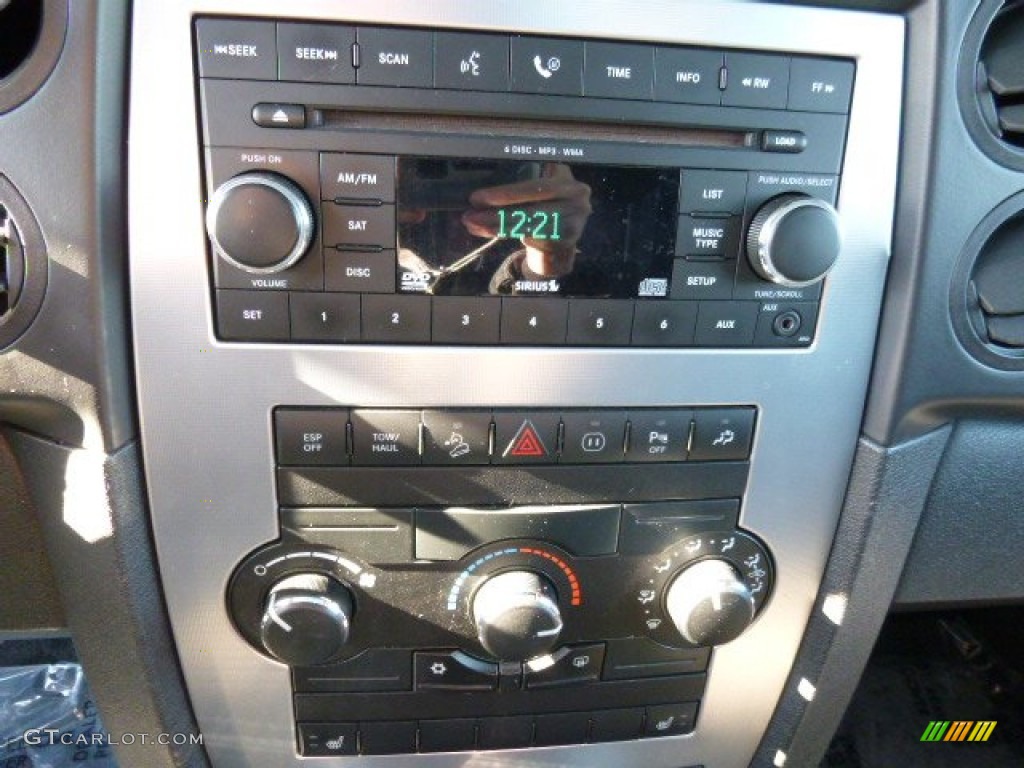 2008 Commander Sport 4x4 - Mineral Gray Metallic / Dark Slate Gray photo #19