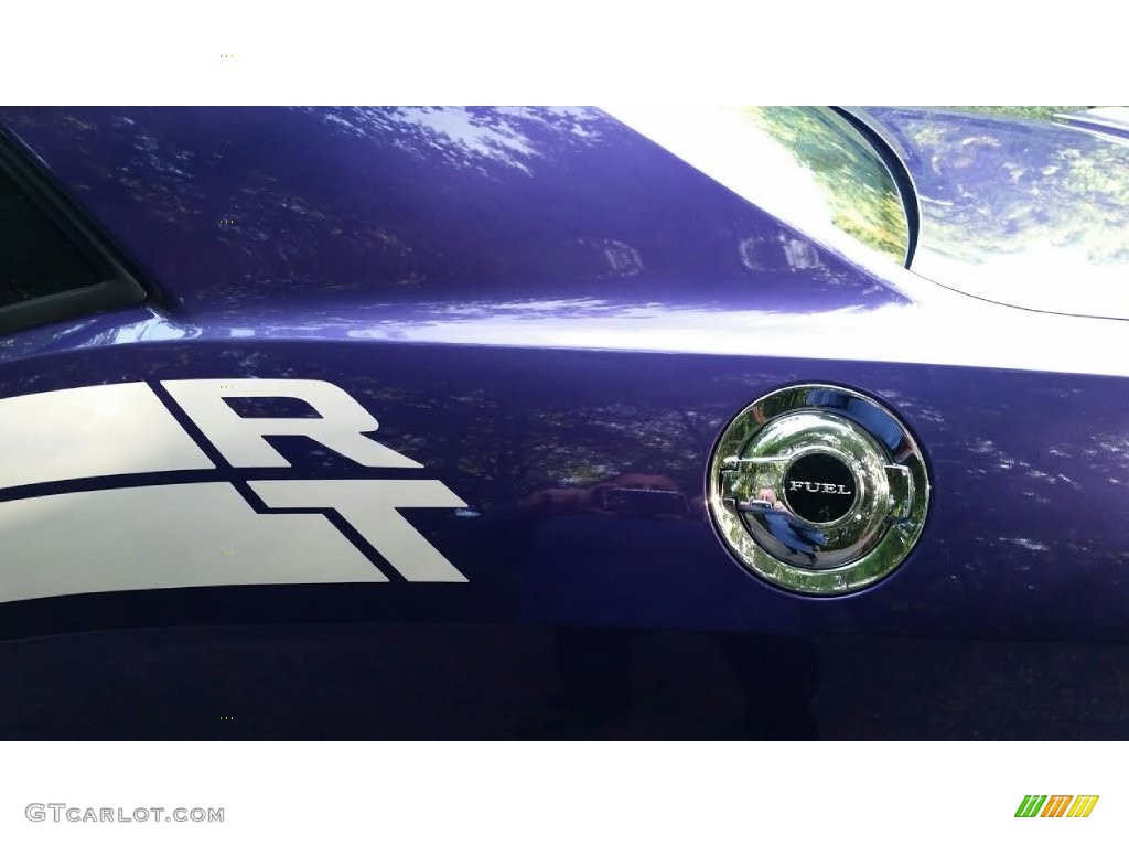 2010 Dodge Challenger R/T Classic Furious Fuchsia Edition Marks and Logos Photo #108929033