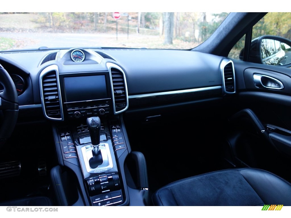 2013 Cayenne GTS - Black / Black photo #14