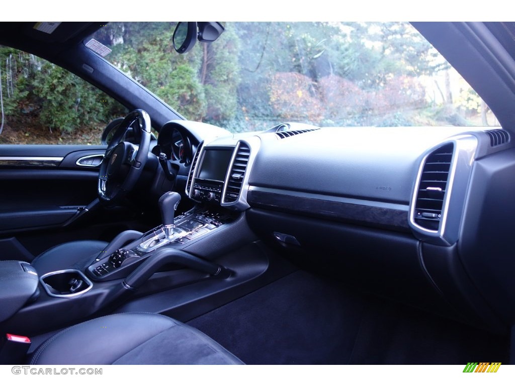 2013 Cayenne GTS - Black / Black photo #16