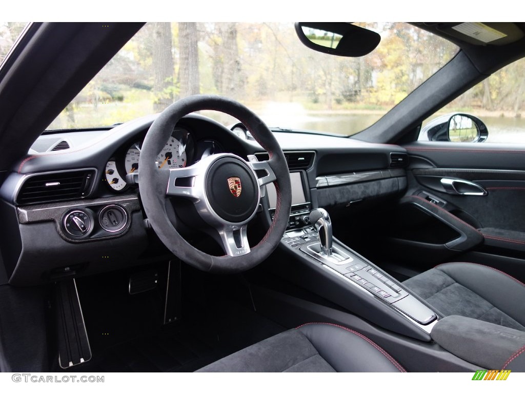 Black Interior 2015 Porsche 911 GT3 Photo #108930929