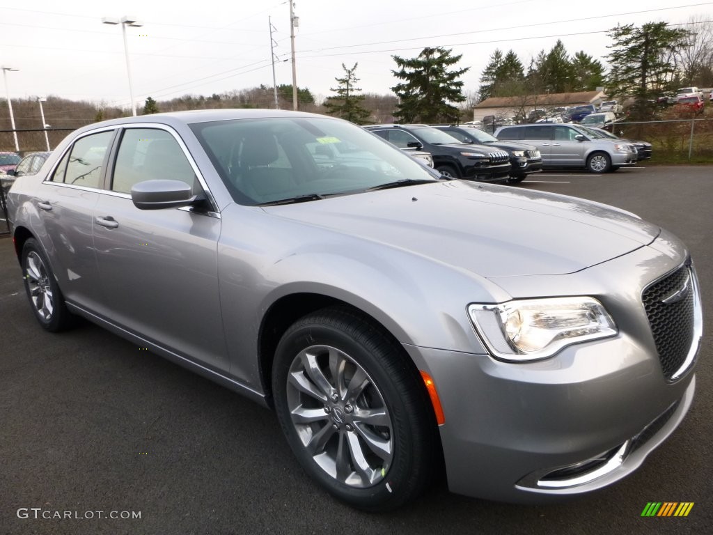 2016 Chrysler 300 Limited AWD Exterior Photos