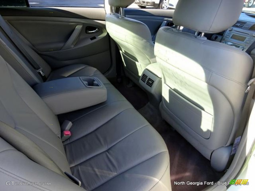 2007 Camry Hybrid - Jasper Green Pearl / Bisque photo #31