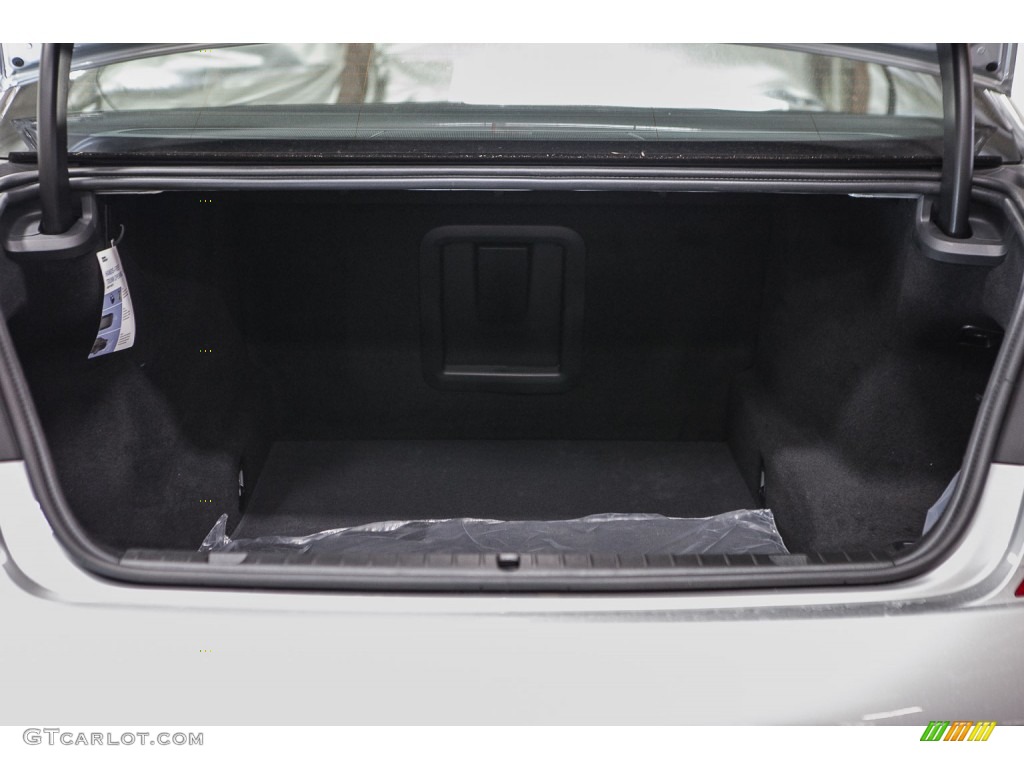 2016 BMW 7 Series 750i xDrive Sedan Trunk Photos