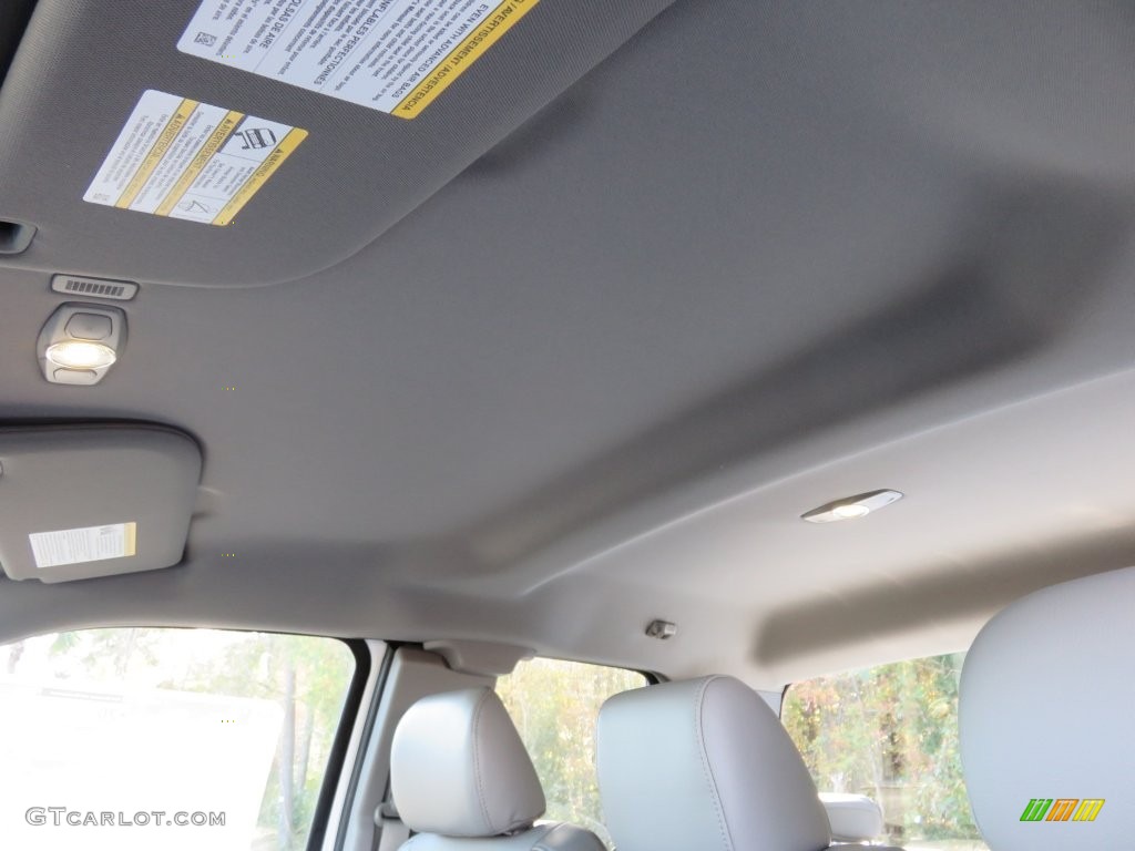 2016 F150 XL SuperCab - Oxford White / Medium Earth Gray photo #17