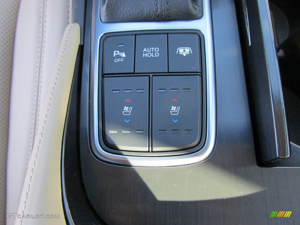 2016 Hyundai Azera Standard Azera Model Controls Photo #108958078