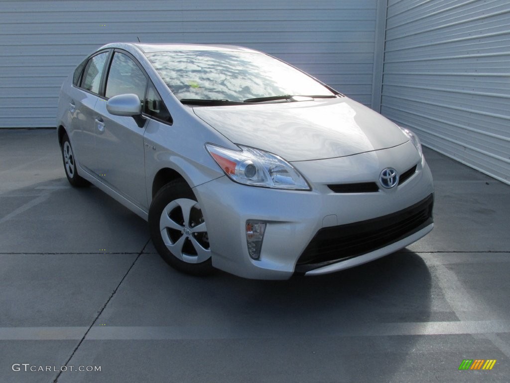 2015 Prius Three Hybrid - Classic Silver Metallic / Dark Gray photo #1