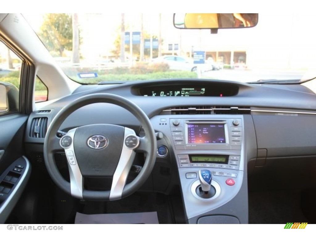 2015 Prius Three Hybrid - Winter Gray Metallic / Misty Gray photo #9