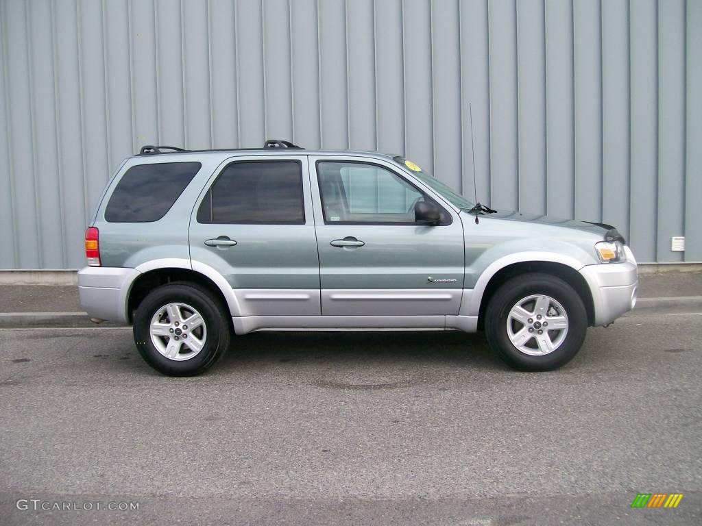 2005 Escape Hybrid 4WD - Titanium Green Metallic / Medium/Dark Flint Grey photo #2