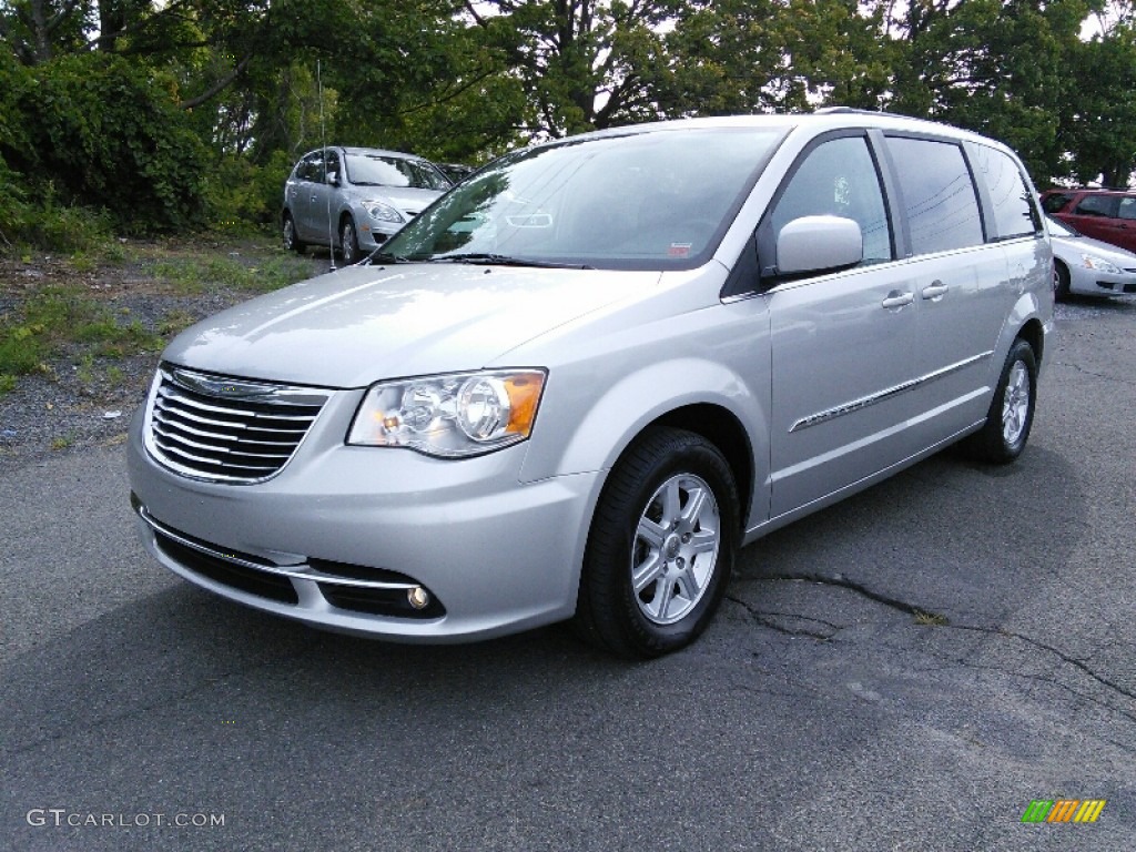 2012 Chrysler Town & Country Touring Exterior Photos