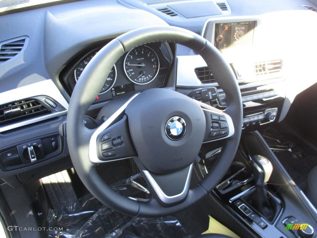 2016 BMW X1 xDrive28i Steering Wheel Photos