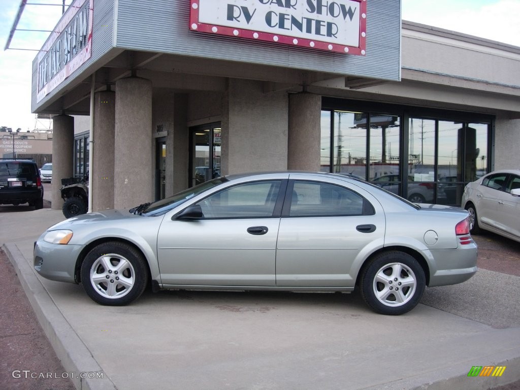 2004 Stratus SE Sedan - Bright Silver Metallic / Dark Slate Gray photo #2