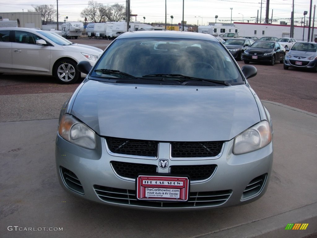 2004 Stratus SE Sedan - Bright Silver Metallic / Dark Slate Gray photo #8