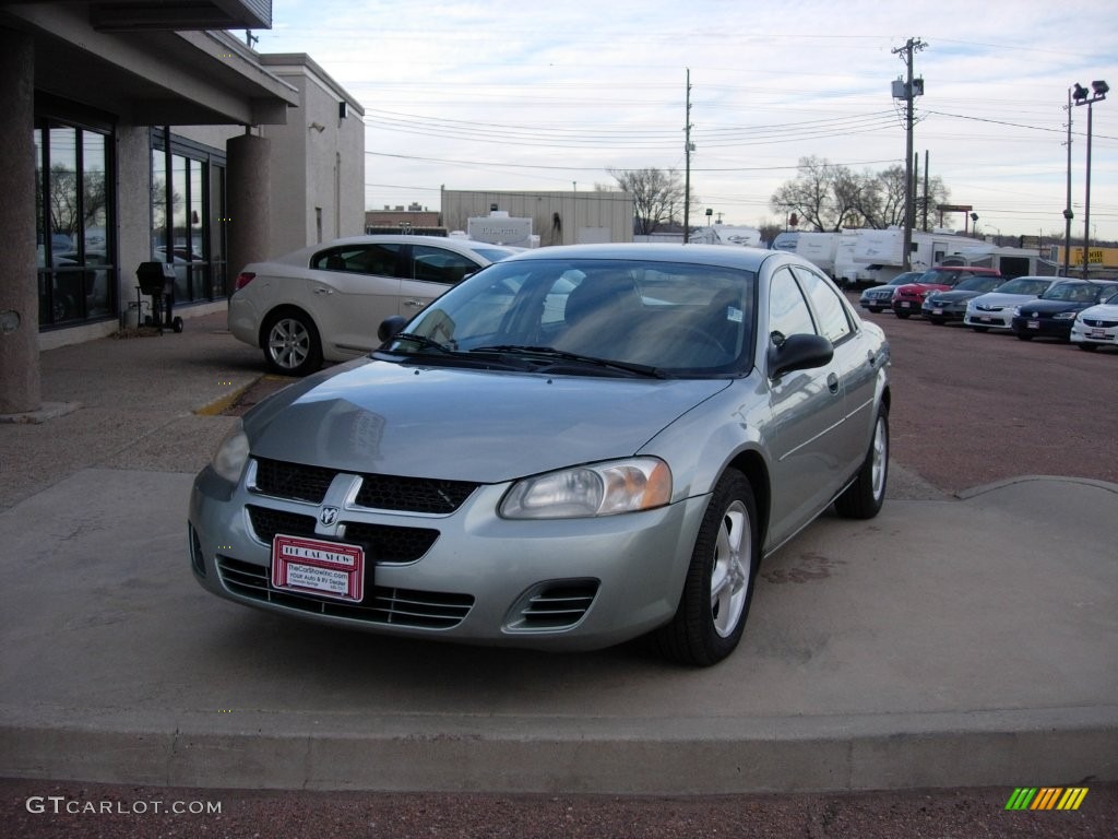 2004 Stratus SE Sedan - Bright Silver Metallic / Dark Slate Gray photo #22