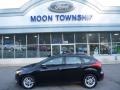 2015 Tuxedo Black Metallic Ford Focus SE Hatchback  photo #7