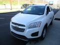 Summit White - Trax LT AWD Photo No. 8