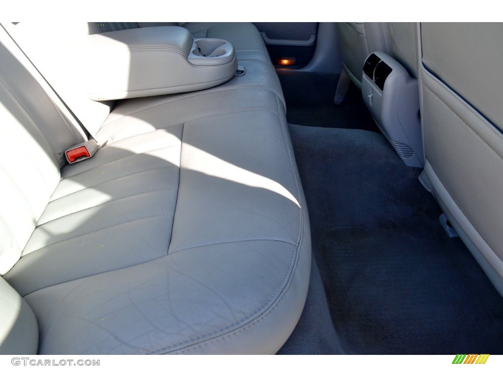 2006 Town Car Signature - Light Ice Blue Metallic / Dove photo #15