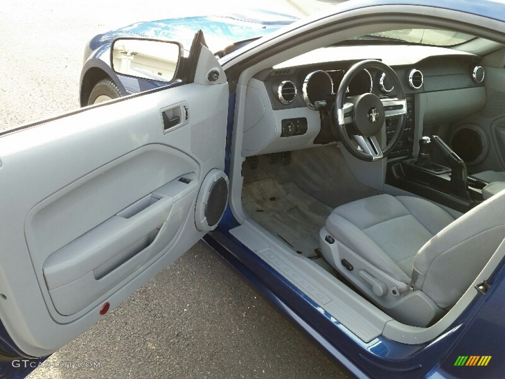 2006 Mustang V6 Premium Coupe - Vista Blue Metallic / Light Graphite photo #11