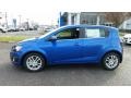 Kinetic Blue Metallic - Sonic LT Hatchback Photo No. 3