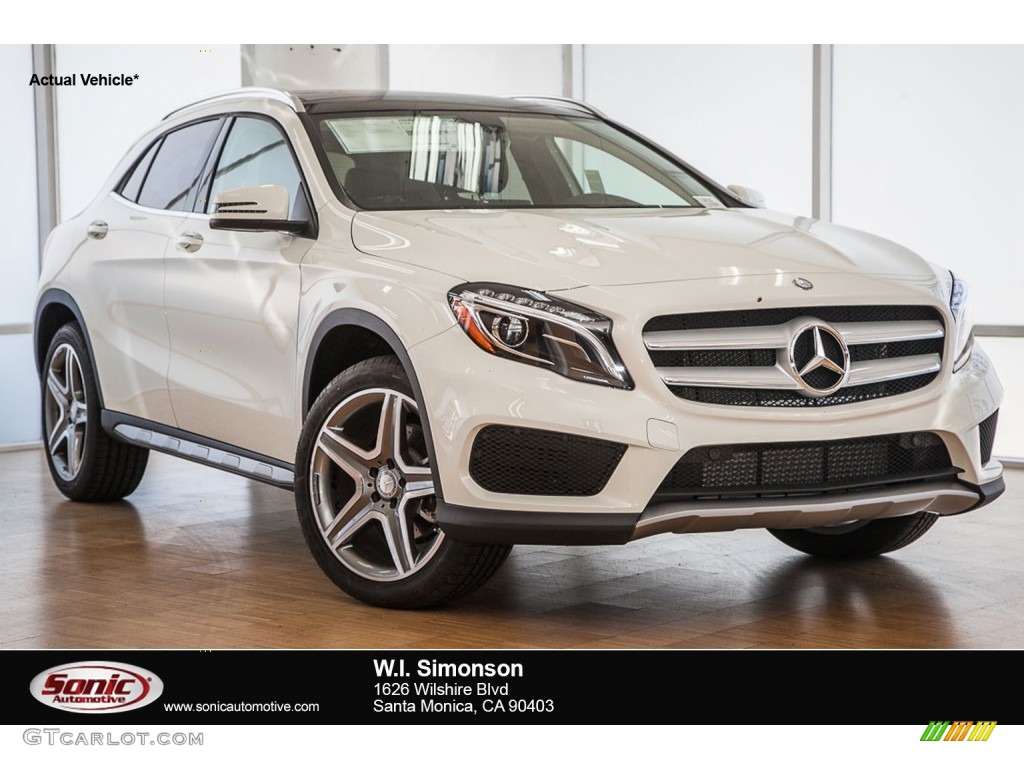 2016 GLA 250 - Cirrus White / Black photo #1