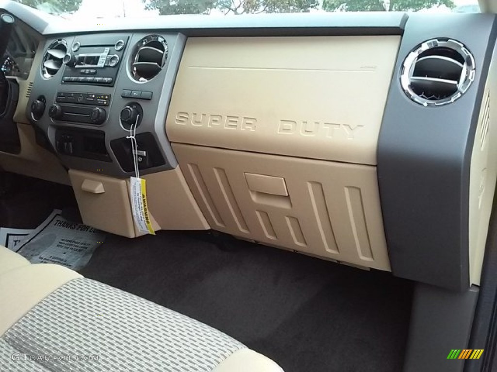 2016 F250 Super Duty XLT Crew Cab 4x4 - Caribou Metallic / Adobe photo #20