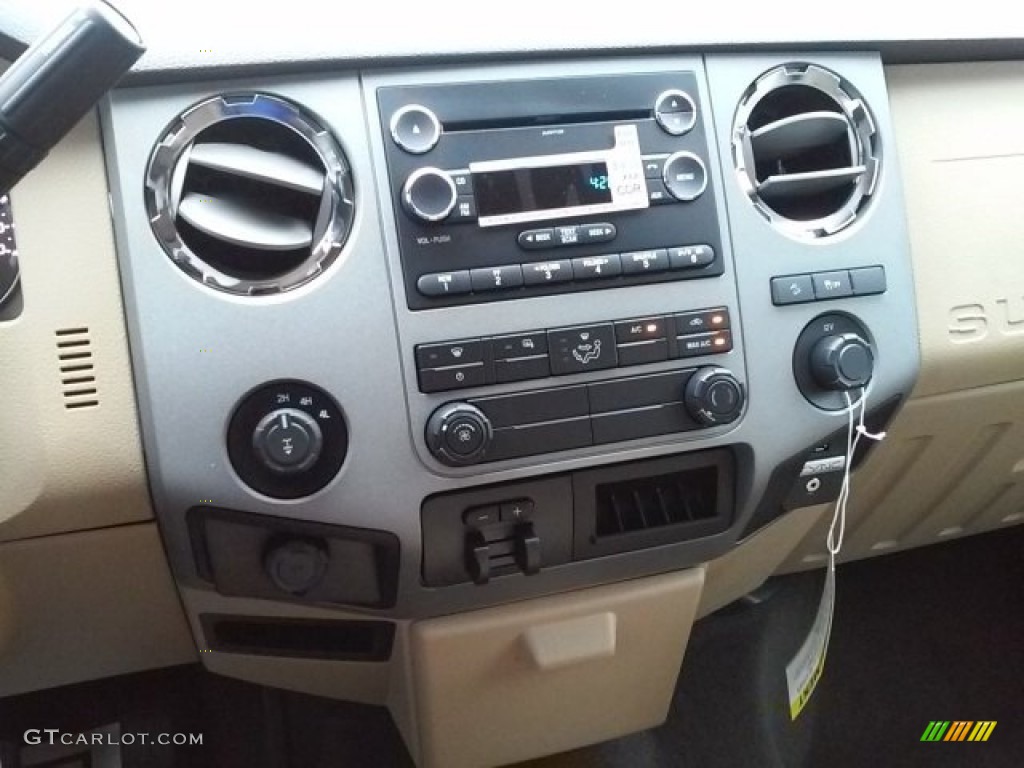 2016 F250 Super Duty XLT Crew Cab 4x4 - Caribou Metallic / Adobe photo #29