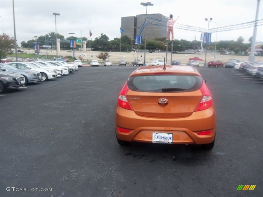 2016 Accent SE Hatchback - Vitamin C / Black photo #10