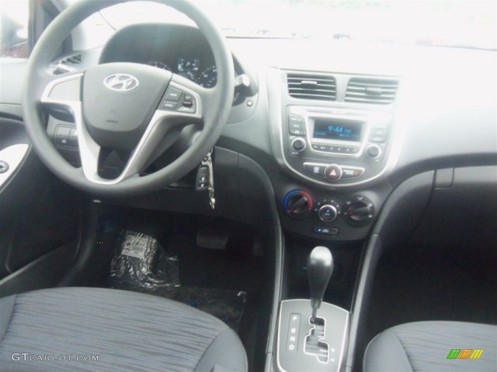 2016 Accent SE Hatchback - Vitamin C / Black photo #17