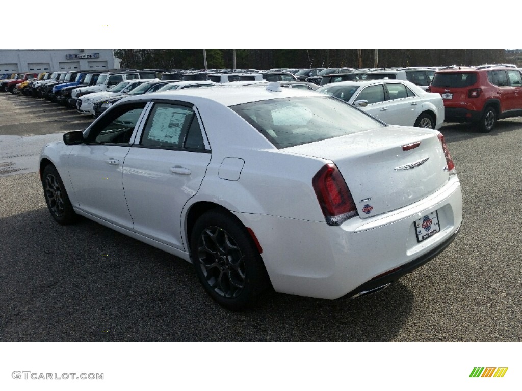 2016 300 S AWD - Ivory Tri-Coat Pearl / Black photo #4