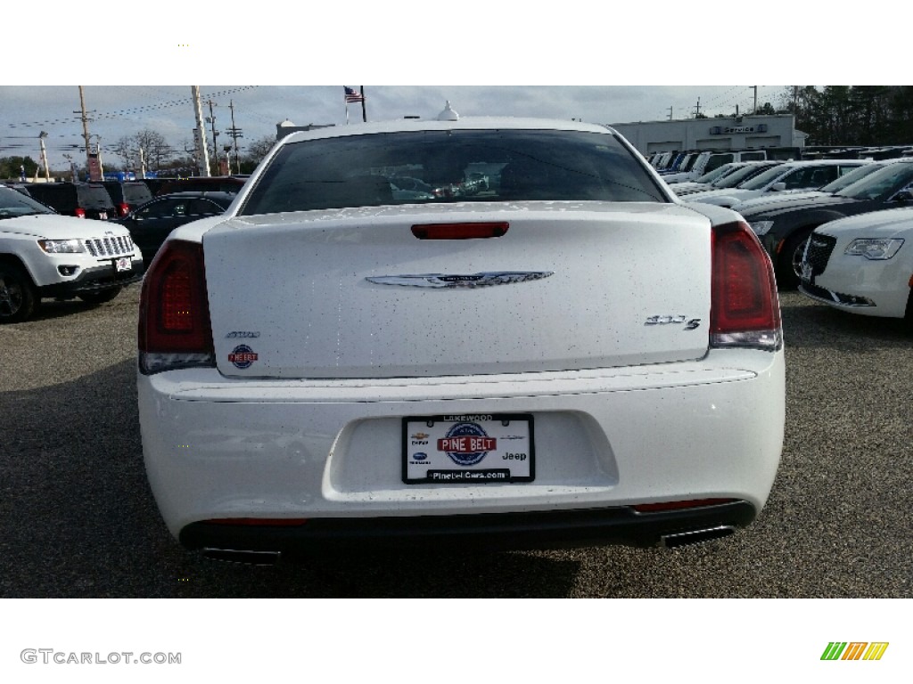 2016 300 S AWD - Ivory Tri-Coat Pearl / Black photo #5
