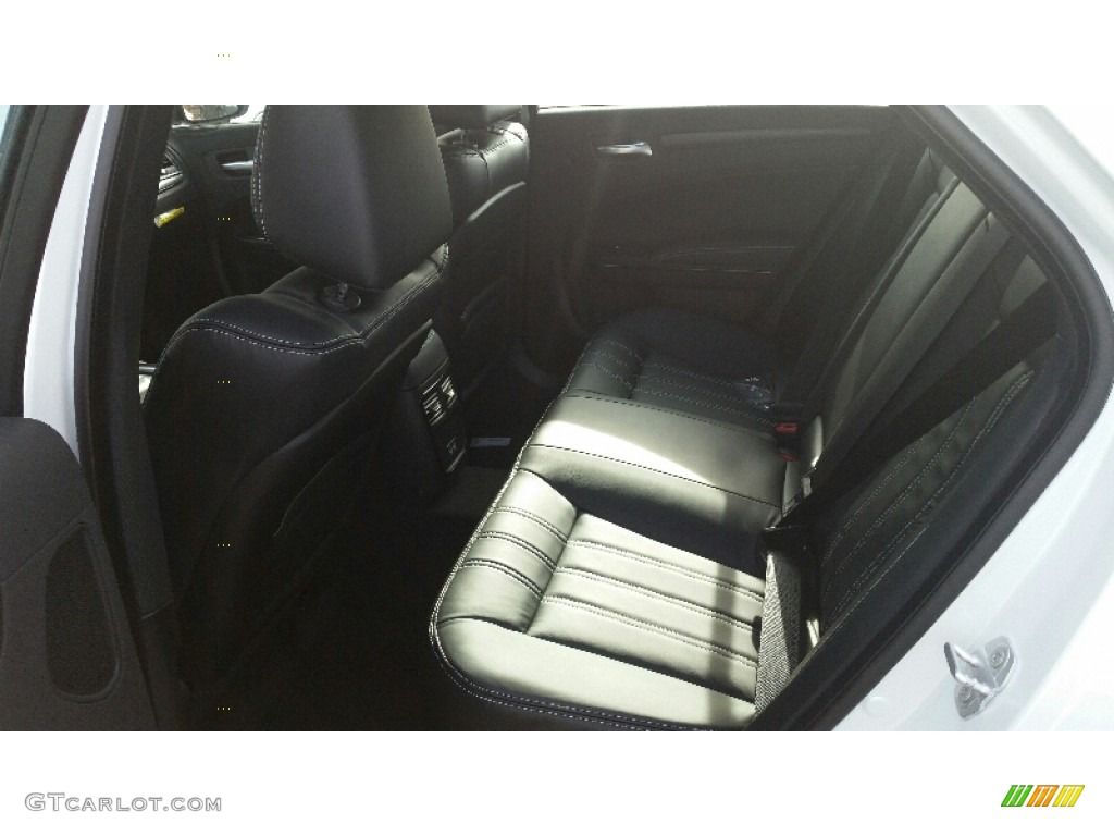 2016 300 S AWD - Ivory Tri-Coat Pearl / Black photo #6