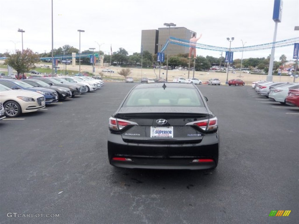 2016 Sonata Hybrid SE - Eclipse Black / Beige photo #9