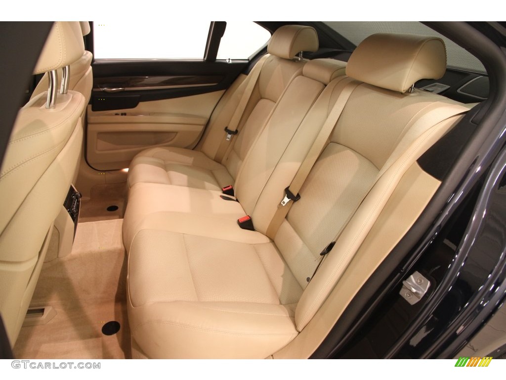 2014 BMW 7 Series 750i xDrive Sedan Rear Seat Photo #109065656