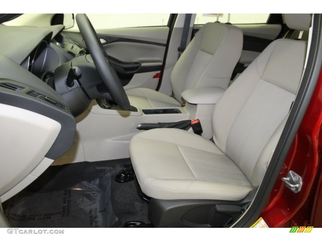 2016 Ford Focus SE Hatch Front Seat Photo #109084944