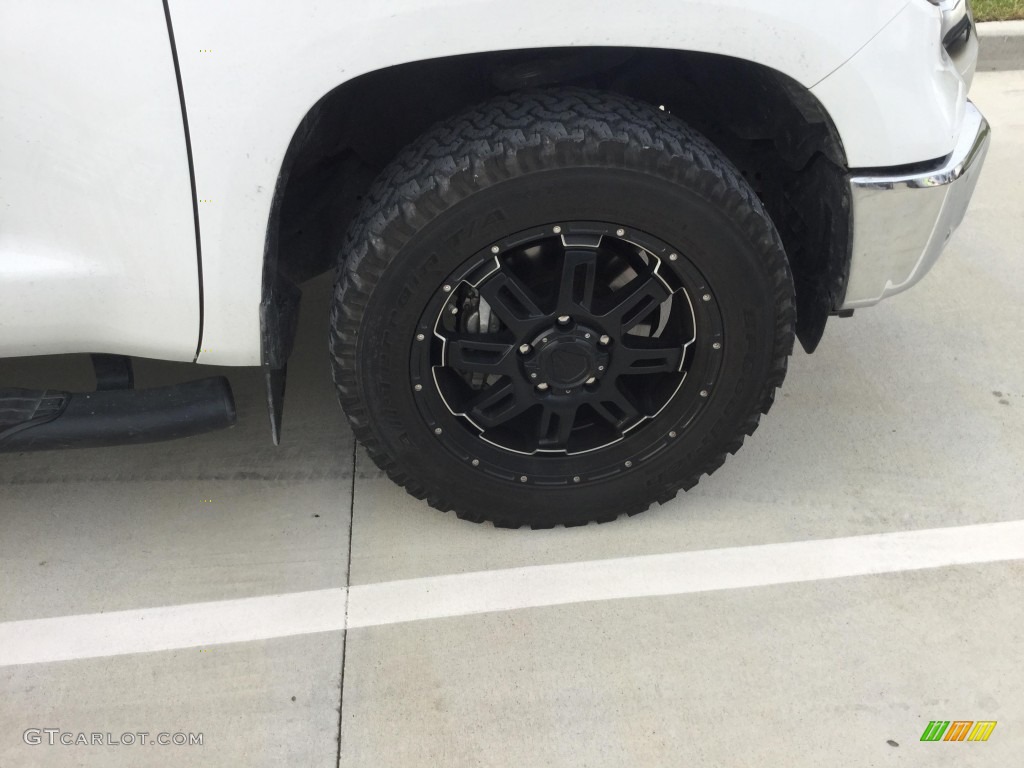 2014 Tundra SR5 Crewmax - Super White / Black photo #5