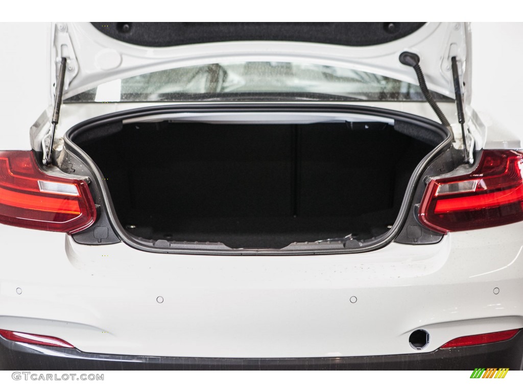 2016 BMW M235i Coupe Trunk Photo #109104019