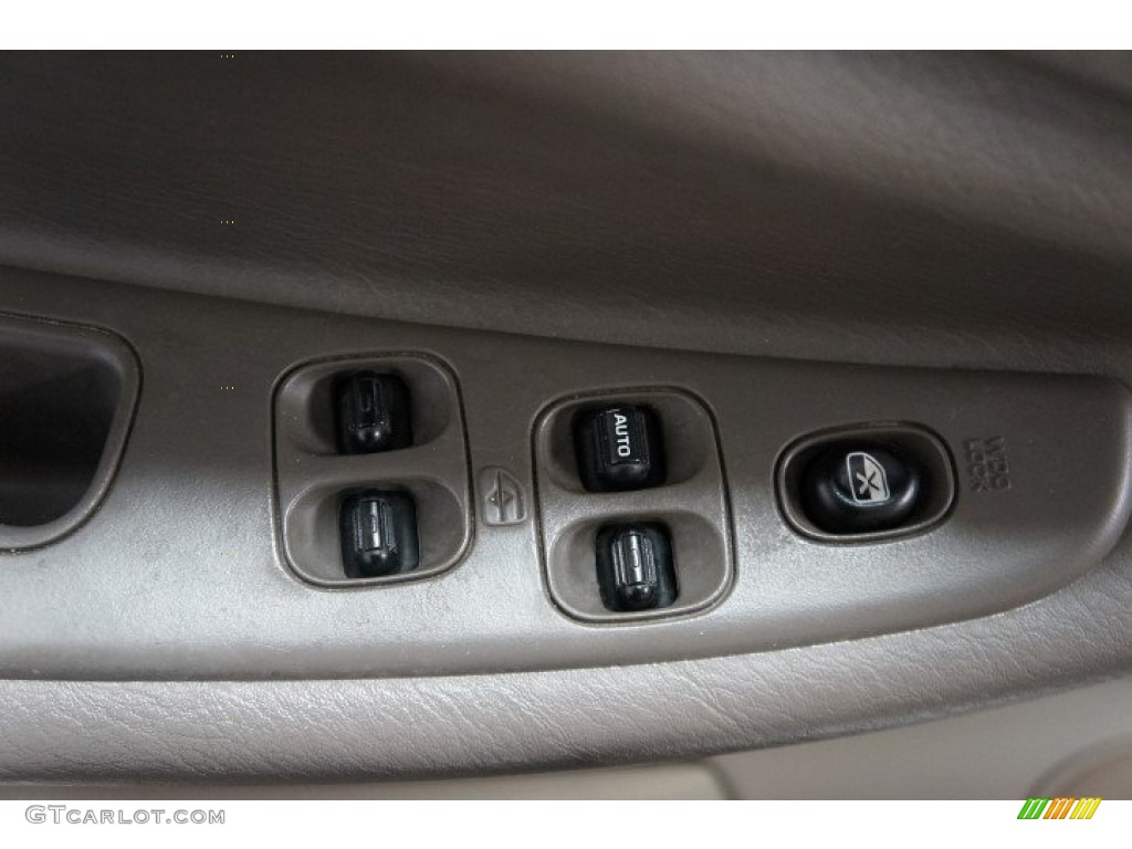 2006 Sebring Touring Sedan - Bright Silver Metallic / Light Taupe photo #13