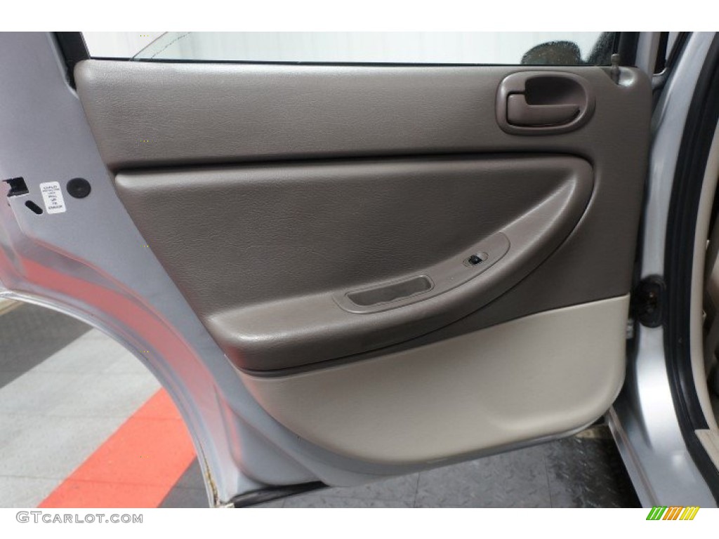 2006 Sebring Touring Sedan - Bright Silver Metallic / Light Taupe photo #15