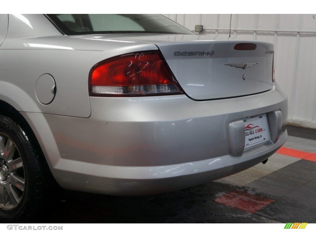 2006 Sebring Touring Sedan - Bright Silver Metallic / Light Taupe photo #65