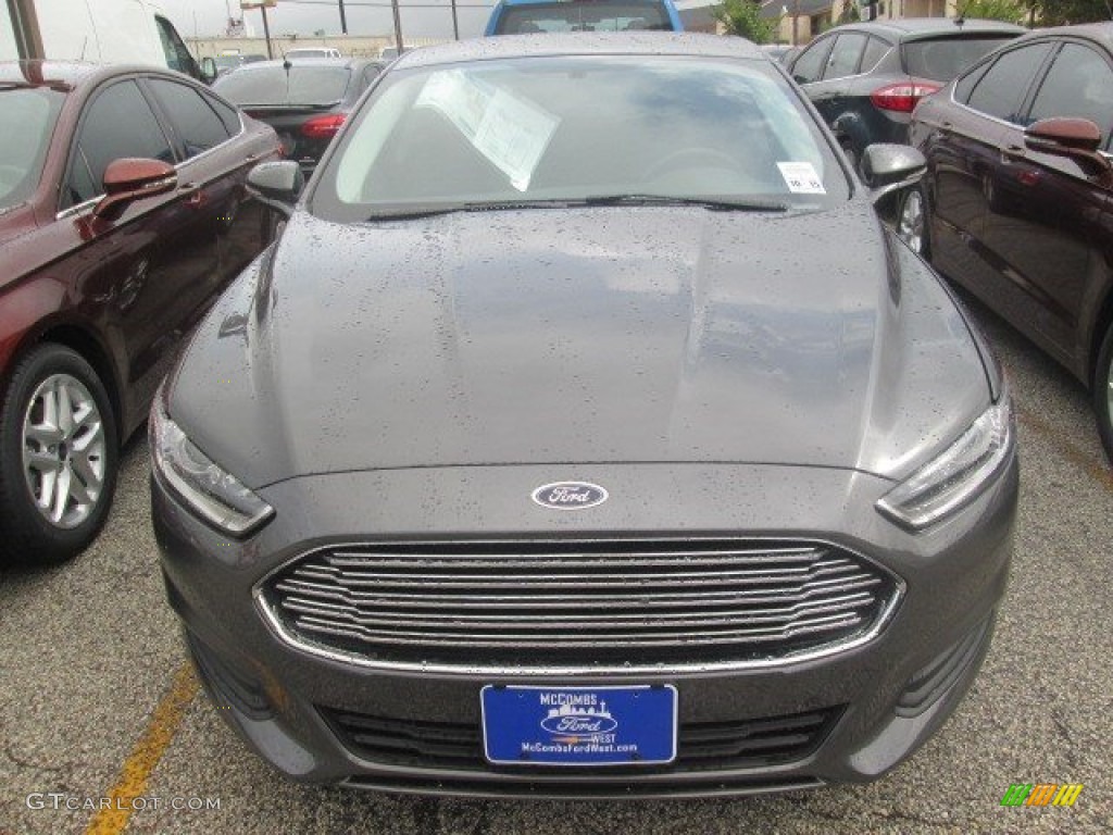 2016 Fusion SE - Magnetic Metallic / Charcoal Black photo #5