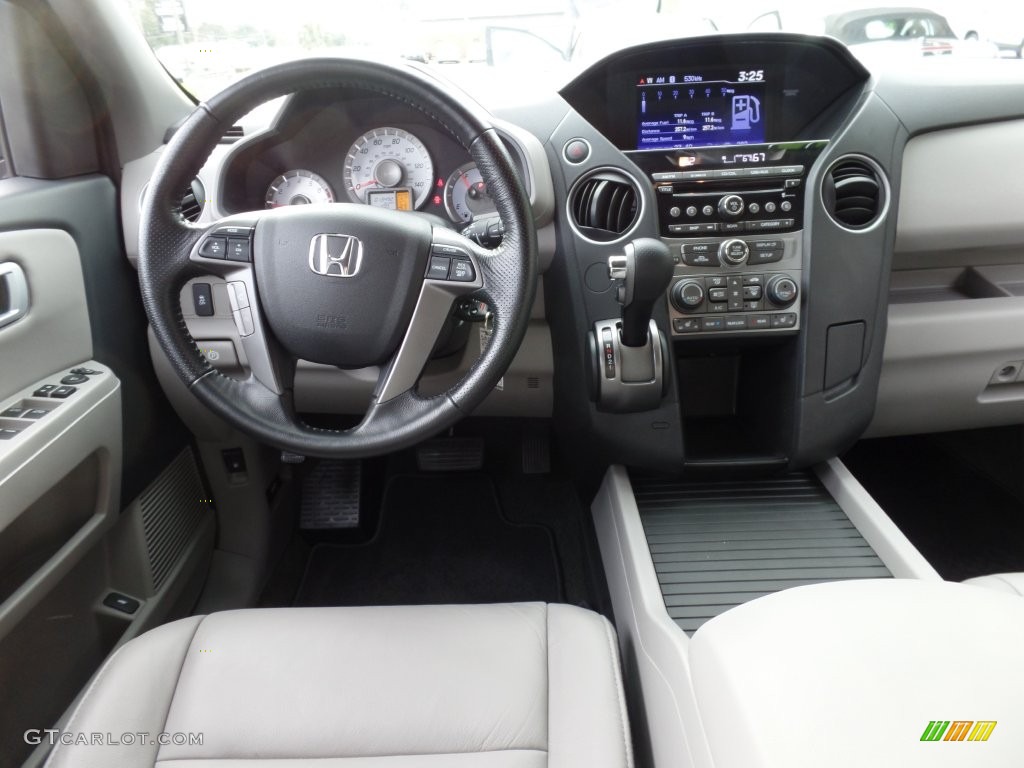 2015 Pilot EX-L - Crystal Black Pearl / Gray photo #16