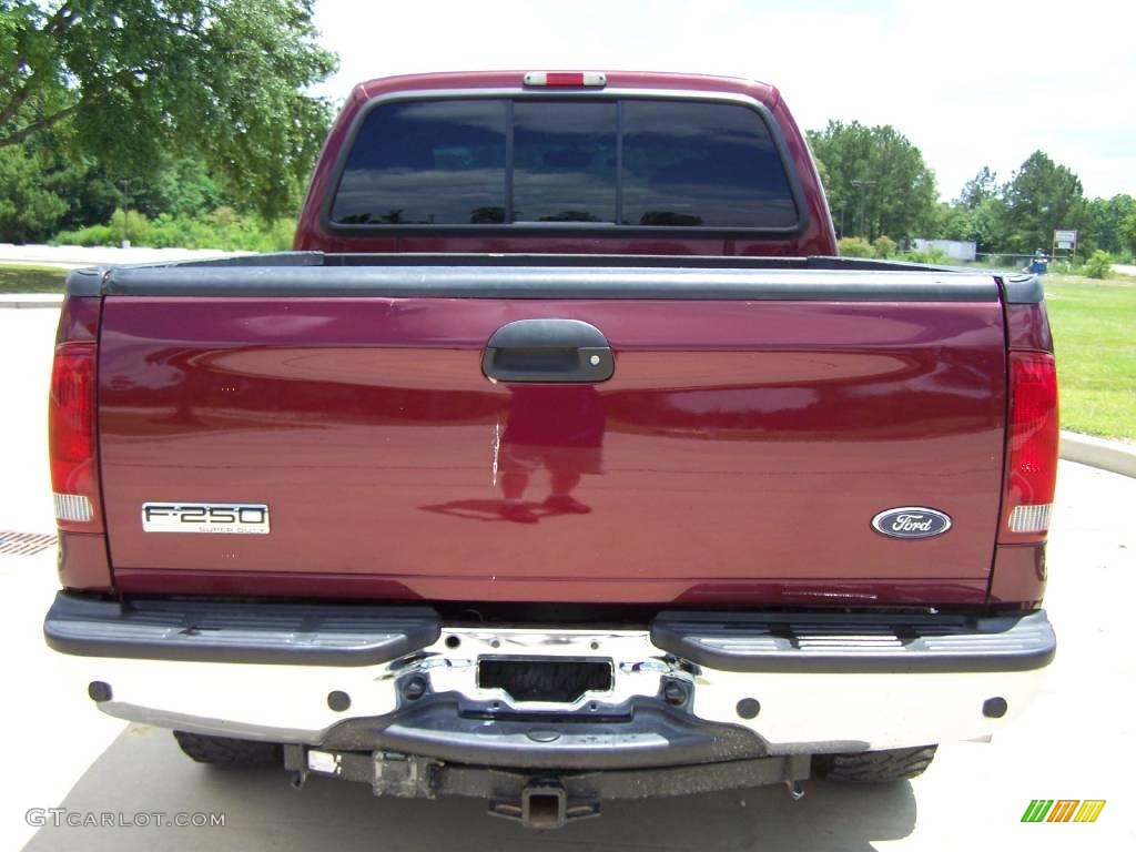 2005 F250 Super Duty Lariat FX4 Crew Cab 4x4 - Dark Toreador Red Metallic / Tan photo #4