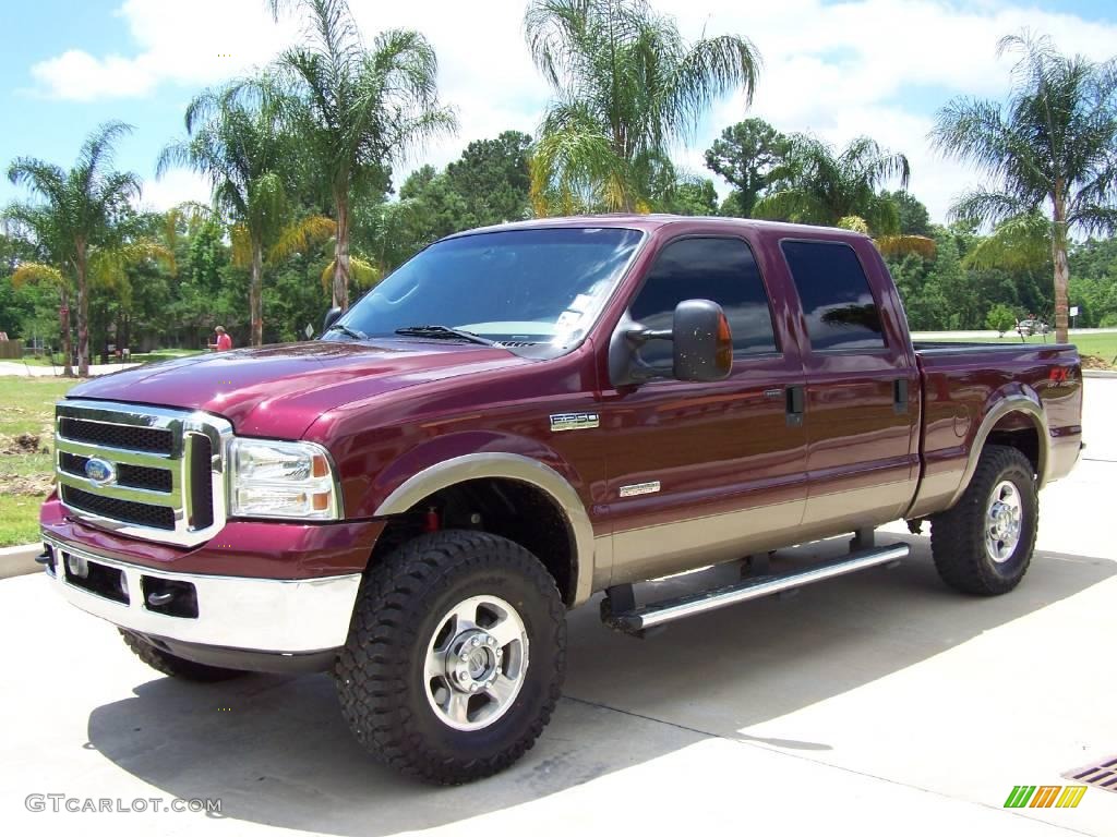 2005 F250 Super Duty Lariat FX4 Crew Cab 4x4 - Dark Toreador Red Metallic / Tan photo #7