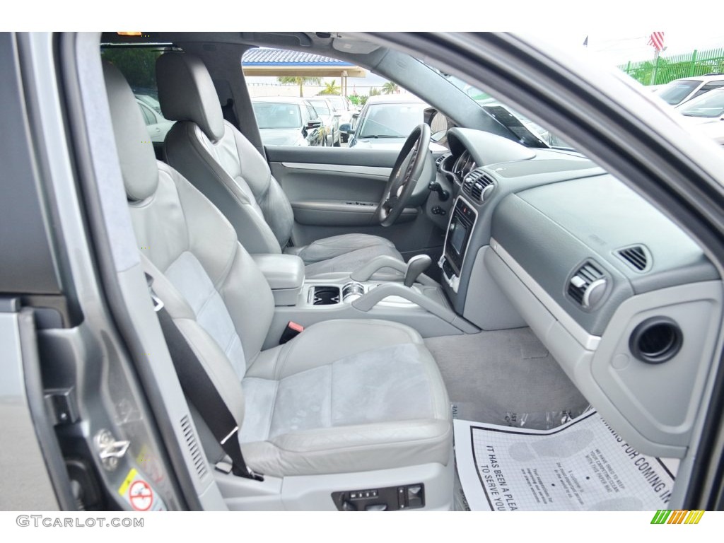 2008 Porsche Cayenne GTS interior Photos