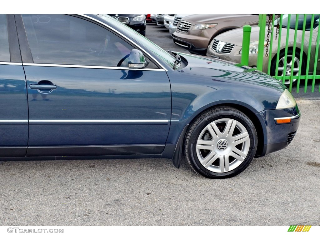 2005 Passat GLX Sedan - Blue Graphite Metallic / Grey photo #6