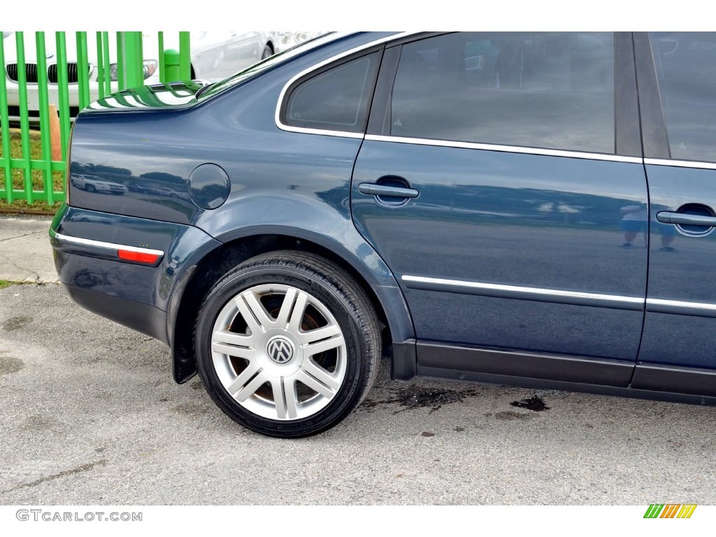 2005 Passat GLX Sedan - Blue Graphite Metallic / Grey photo #7