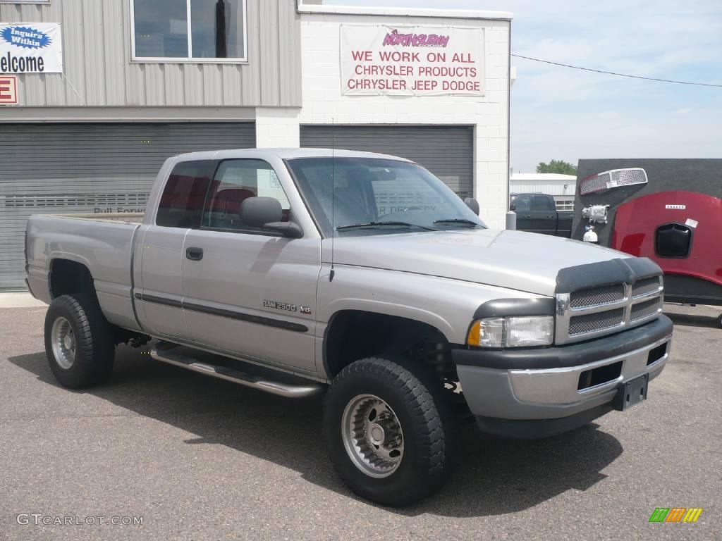 2000 Ram 2500 ST Extended Cab 4x4 - Light Driftwood Satin Glow / Mist Gray photo #3
