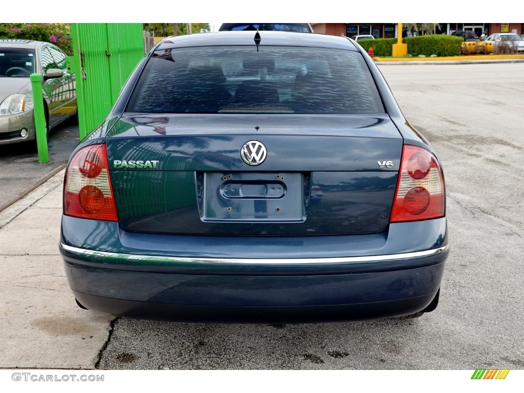 2005 Passat GLX Sedan - Blue Graphite Metallic / Grey photo #11
